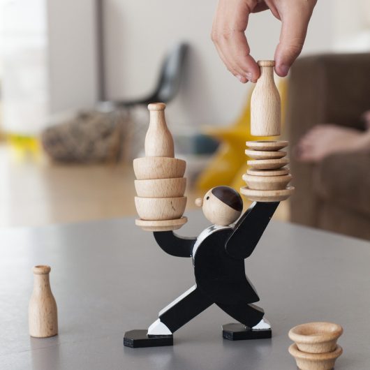 GG67_dont_tip_the_waiter_action1