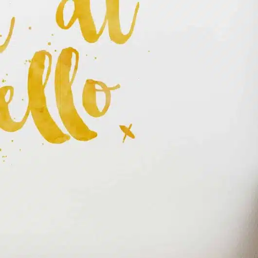 hello-brush-yellow-zoom