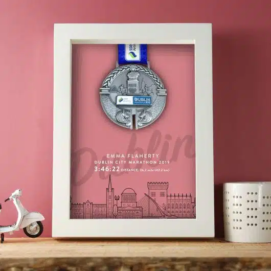 Small-Medal-Frame-Pink